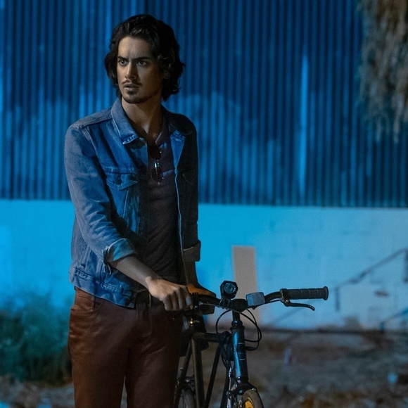 Levi's - Trucker Jacket (XL) Pride Limited Edition (as worn by Avan Jogi… - Picture 7 of 7